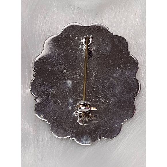 Set of 2 Needlepoint Brooches - Picture 5 of 6